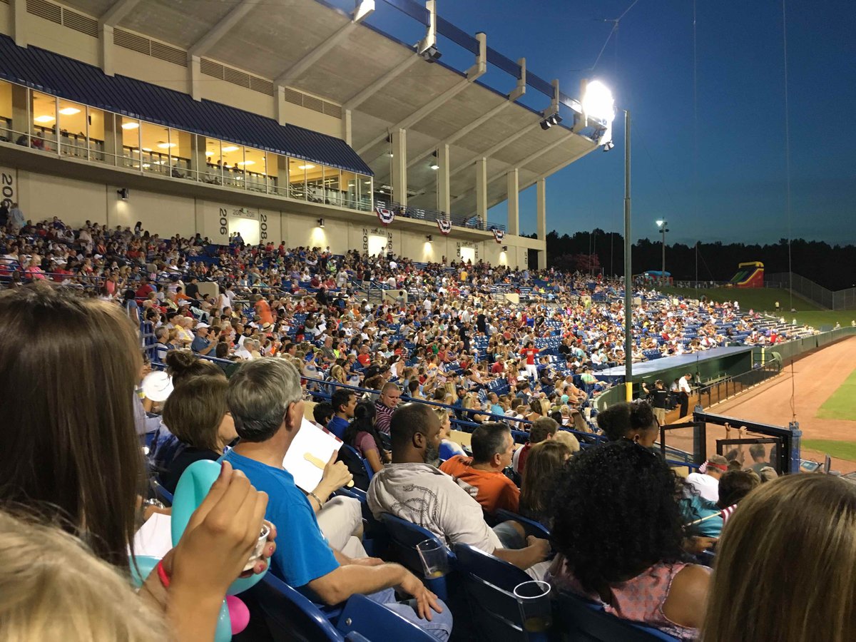 Nearly 12,000 celebrate Fourth of July at 2016 Freedom Fest at Hoover